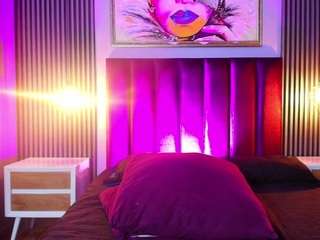 ariannacollins webcam model