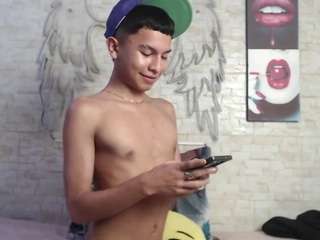 axelmilokairoDyerear