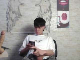 axelmilokairoDyerear