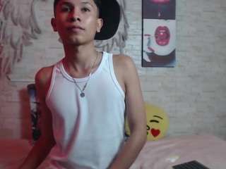 axelmilokairoDyerear