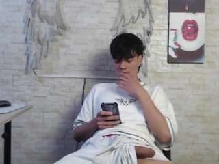 axelmilokairodyerear