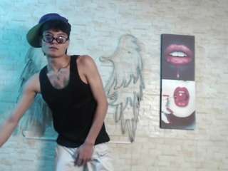 axelmilokairoDyerear