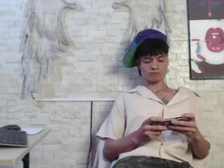 axelmilokairoDyerear