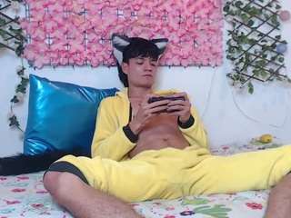 axelmilokairoDyerear