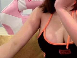Live webcam model candytin on Soda Cams