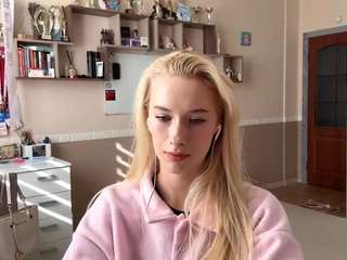 Live webcam model caroleebabilon on Soda Cams