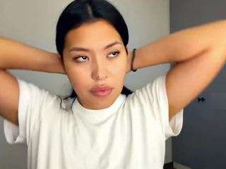 Live webcam model coraldockum on Soda Cams