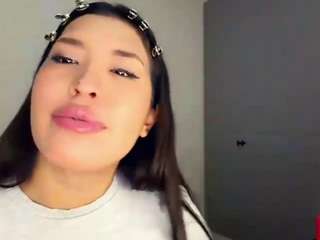 Live webcam model coraldockum on Soda Cams