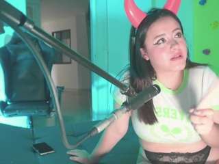 le modèle dandaya16 est en webcam porno dans un show sur le site camsoda, il possède les tags suivants: black hair,blowjob,brown eyes,cum in pussy,cum swallowing,deepthroat,domination,drinking,facial piercings,handjob,orgasm,tattoos,big tits,curvy,hd