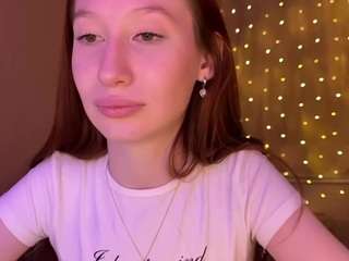 gretareddy live cam profile