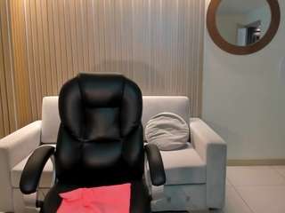 Live webcam model isabellamoretti on Soda Cams