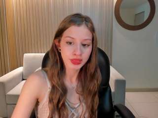 Live webcam model isabellamoretti on Soda Cams