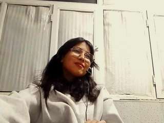 Live webcam model jeninenyberg on Soda Cams