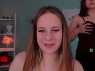 kora-cosmo1's CamSoda show and profile