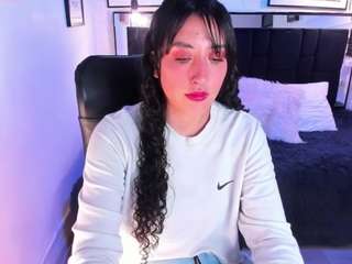 ladyraing's CamSoda show and profile