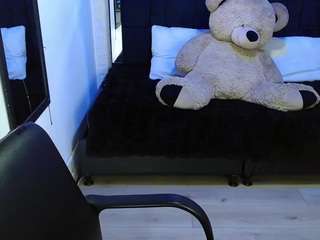 ladyraing live cam preview