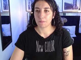 ladyraing live cam preview