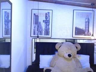 ladyraing live cam preview