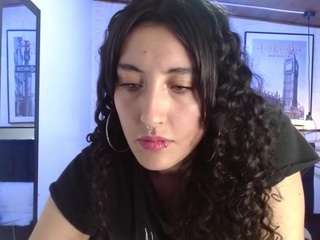 ladyraing live cam preview