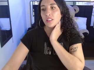 ladyraing live cam preview