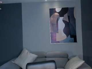 le modèle luciemartin est en webcam porno dans un show sur le site camsoda, il possède les tags suivants: black hair,blowjob,body massage,brown eyes,dildo or vibrator,joi,no drinking,no smoking,skinny,spanking,striptease,tittyfuck