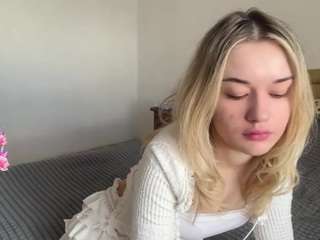 merriesakasegawa's CamSoda show and profile