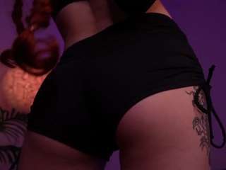 MilaFlame live webcam show