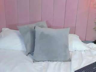 nicollesweett04 Live Webcam on CamSoda