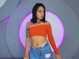 NicolleSweett04