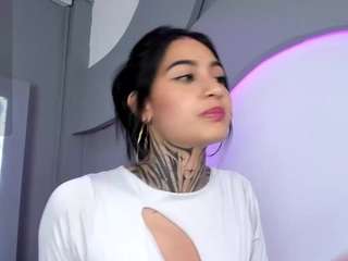 nicollesweett04
