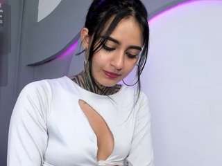 NicolleSweett04