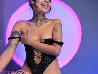 NicolleSweett04