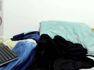 Live cam show with Pettite-gotth