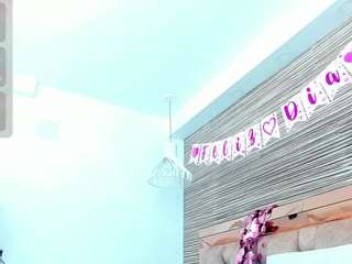 rossy-roose's CamSoda show and profile