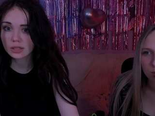 tiffani-murr's CamSoda show and profile