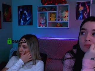 le modèle tiffani-murr est en webcam porno dans un show sur le site camsoda, il possède les tags suivants: blonde hair,blowjob,brown eyes,curvy,fingering,flashing,full nudity,small tits,teen 18,young adult,hd