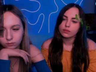 tiffani-murr's CamSoda show and profile