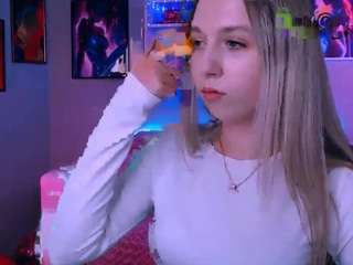 tiffani-murr's CamSoda show and profile