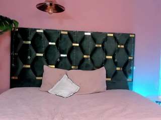 le modèle dakota-ferreria est en webcam porno dans un show sur le site camsoda, il possède les tags suivants: amateur,lovense,young adult,wet,toys,teen (18+),tattoos,strip,squirter,smoking,pussy,no drinking,nature,natural,naked,anal,lush,full nudity,fuck machine,anal toys