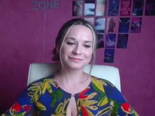 Live webcam model emilimmm on Soda Cams