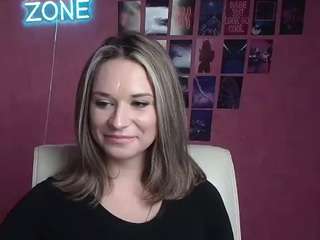 emilimmm's CamSoda show and profile