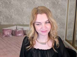 Live webcam model lunaflinn on Soda Cams