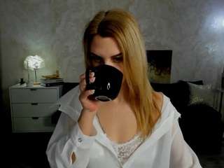 Live webcam model lunaflinn on Soda Cams