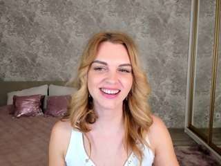 Live webcam model lunaflinn on Soda Cams