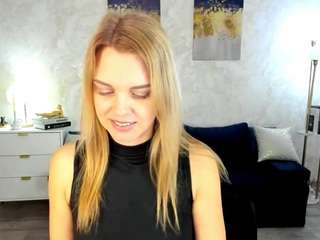 lunaflinn's CamSoda show and profile