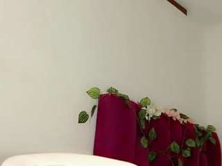 melany-ts-horny webcam