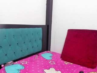 lexyy24's CamSoda show and profile