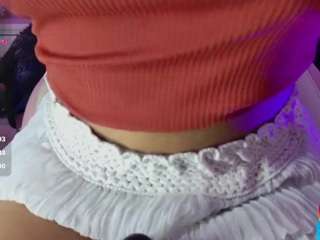 Live webcam model leyla-collinss on Soda Cams