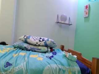 Live webcam model lisbethorney18 on Soda Cams