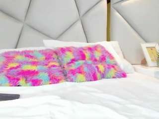 rebecabrown's CamSoda show and profile